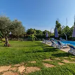 Tamaris With Pool Semesterbostad